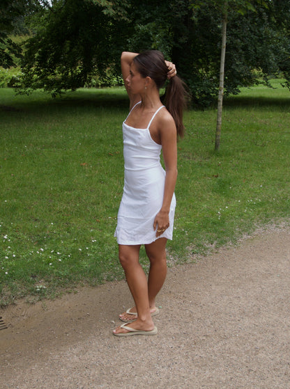 Minta dress with open back - White