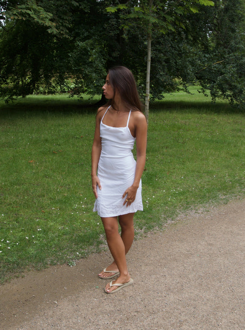 Minta dress with open back - White