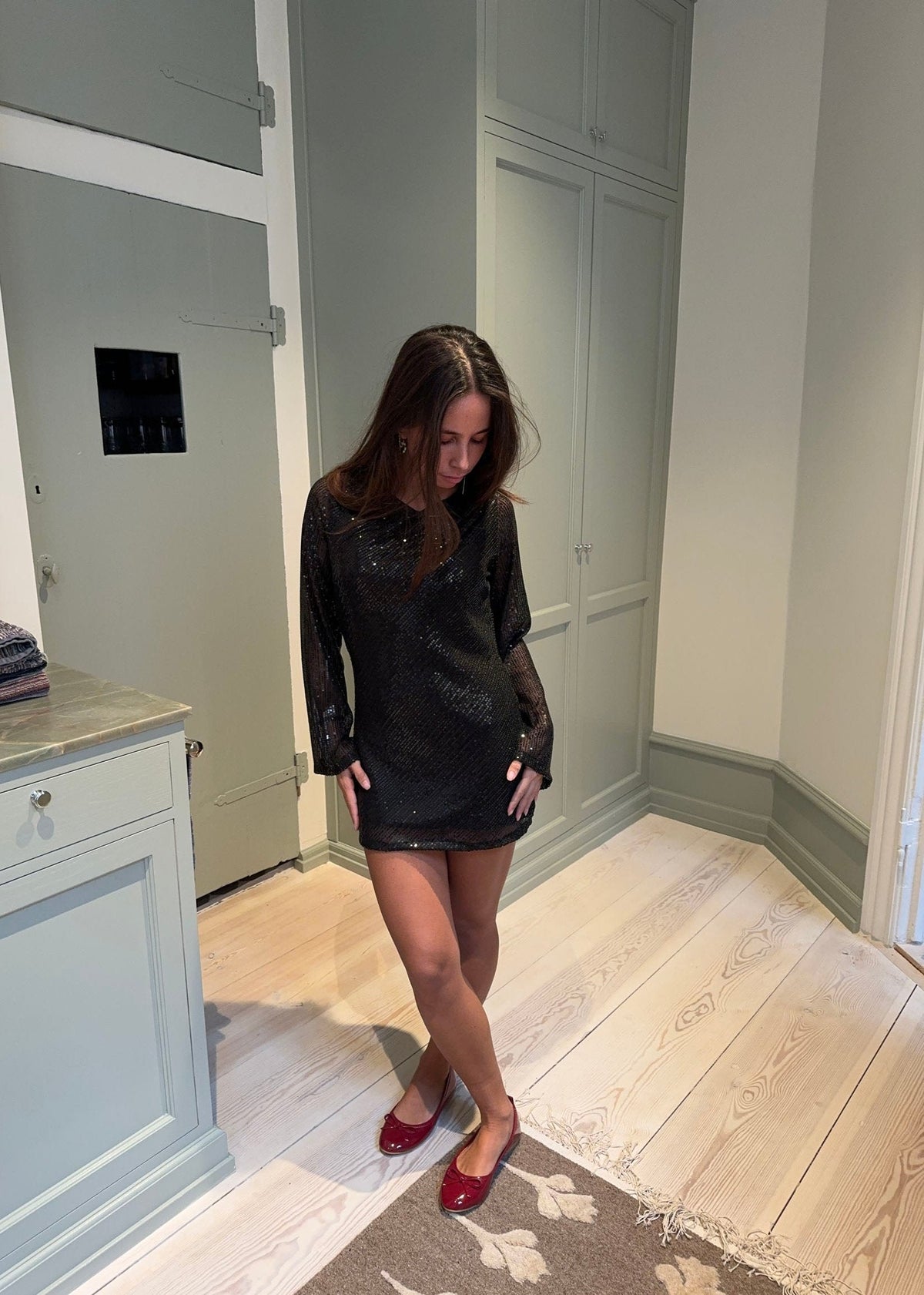Alberta sequin dress (petite) - Black