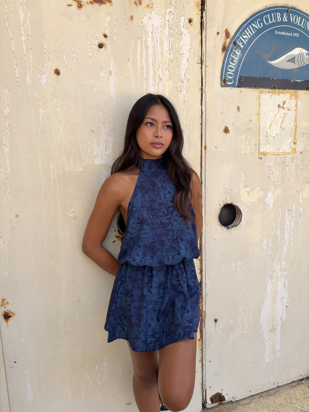 Kaiana dress with an open back – Blue