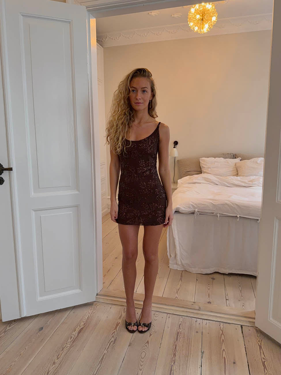 Brutona dress with sequins - Brown