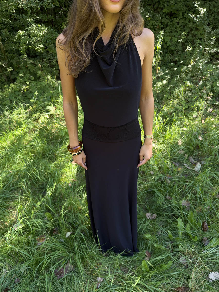 Skyla maxi dress with open back - Black
