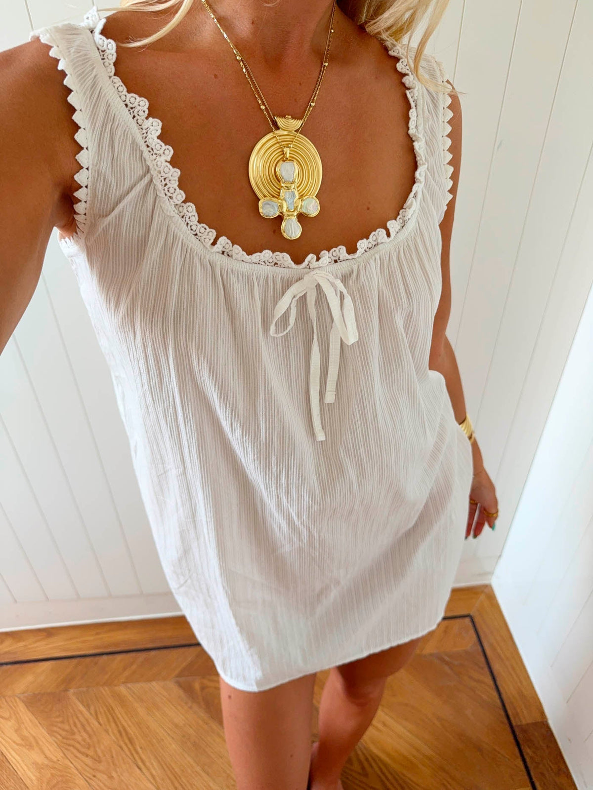 Scandivv mini dress with ruffle details - White