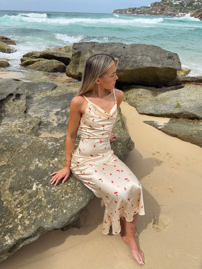 Juliana satin dress - Gold with red flowers